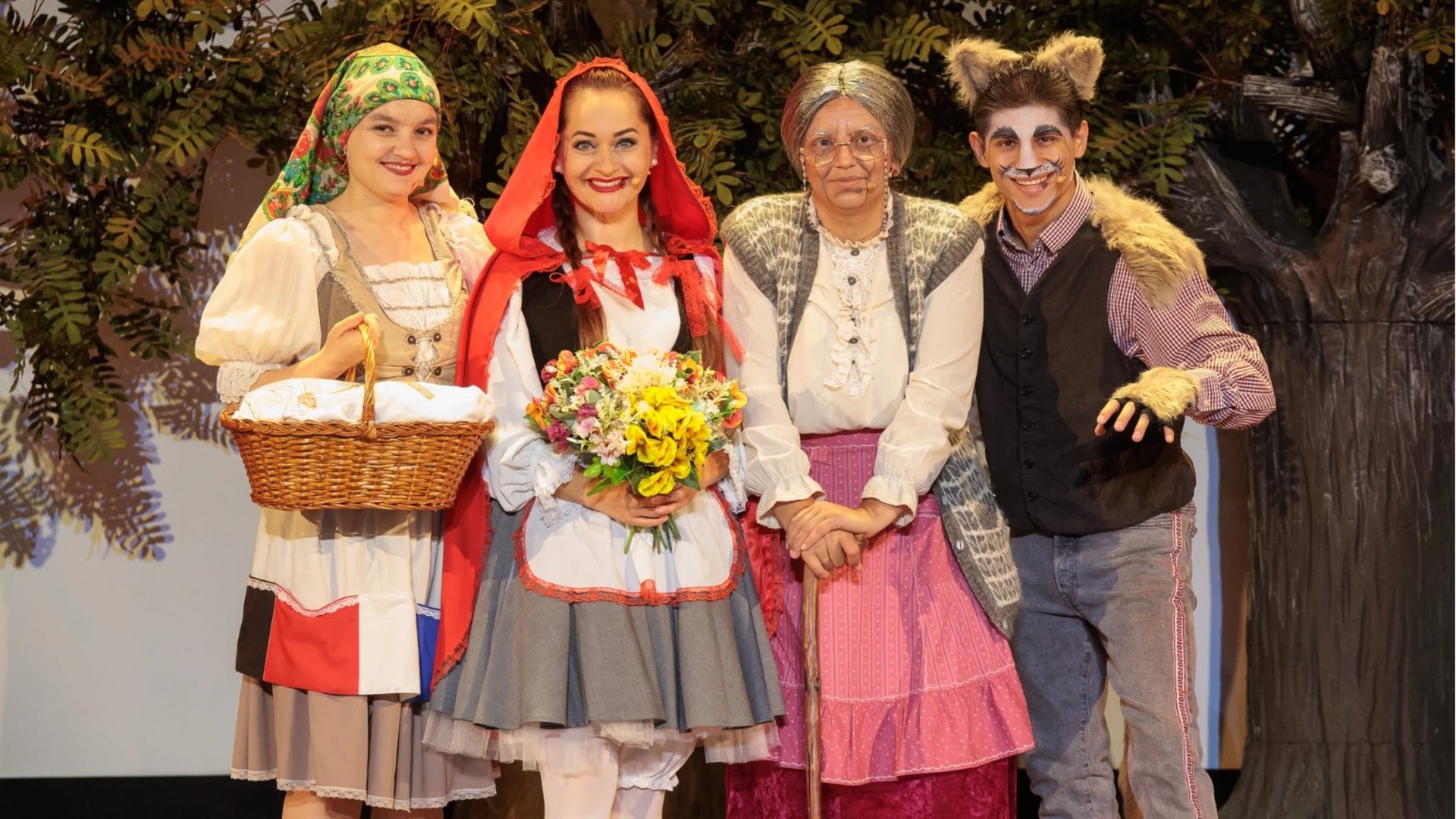 Scufița Roșie - Spectacol Interactiv pentru copii | Teatrul Planeta Clounella | 19/20 SEPTEMBRIE 2026 , 11-00
