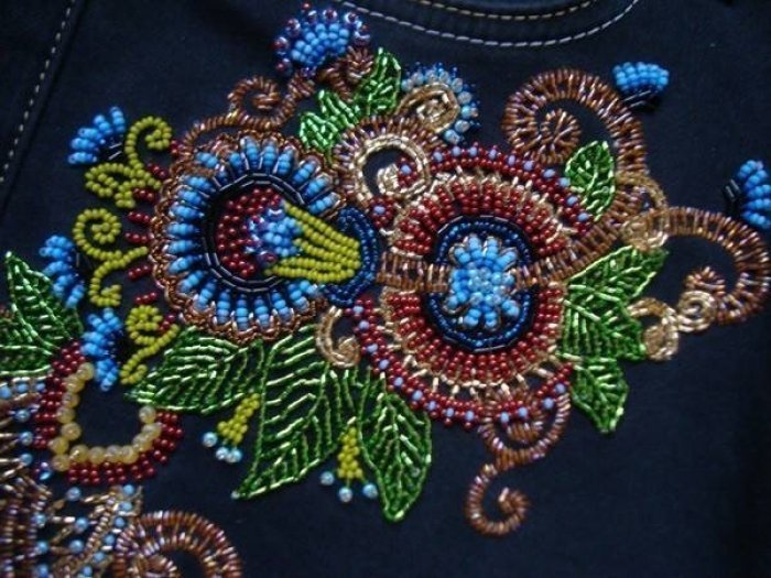 La Sezatoare sa brodam ie cu margele