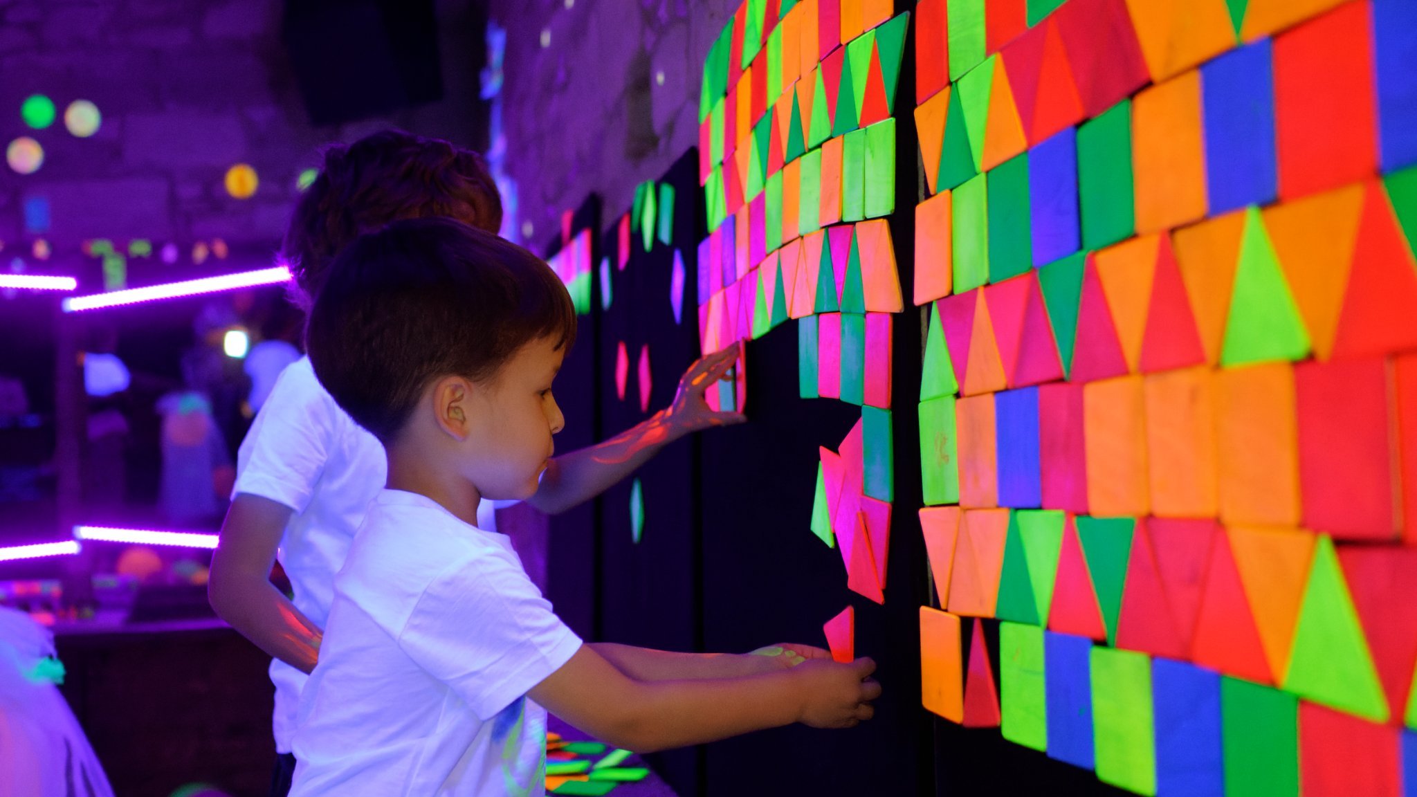 Neon Time Party 15 Octombrie