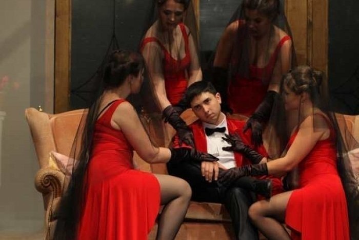 Consolatorul de Vaduve noiembrie