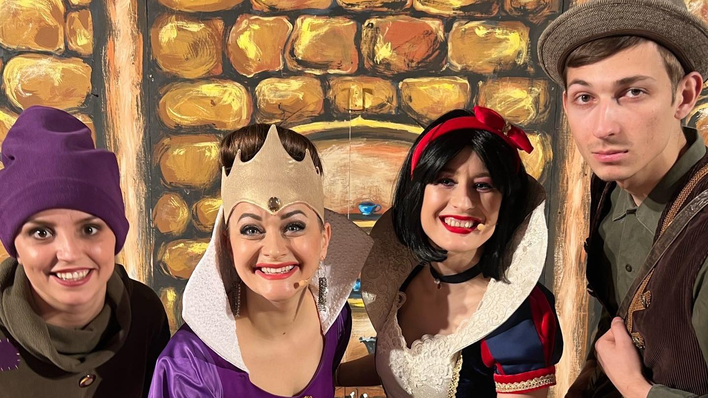 Alba ca Zăpada - Spectacol Interactiv de Animatie pentru copii | 17 MARTIE 2024 | 11-00    