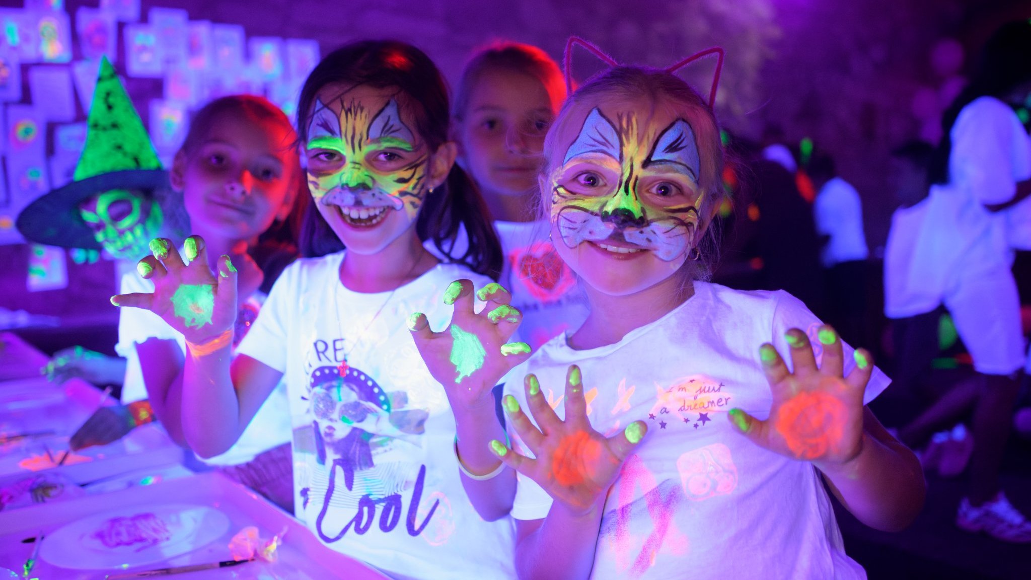 Neon Time Party  5 Martie