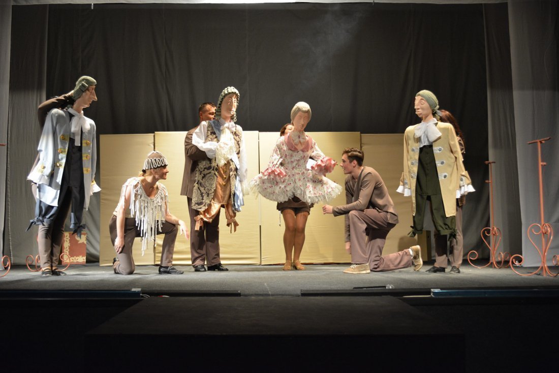 CUSUT…CU ATA ALBA  10+ 