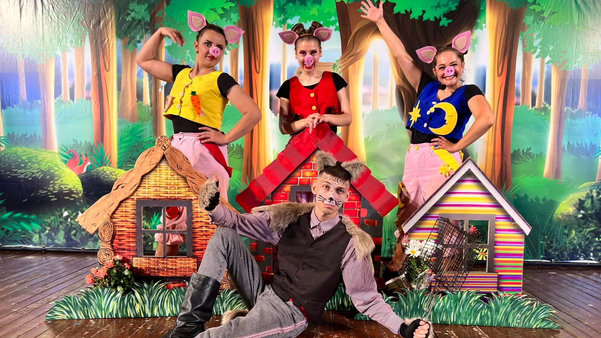 Aventurile celor Trei Purcelusi - Spectacol Interactiv de Animatie pentru Copii  | MAI 2023 |  11-00 