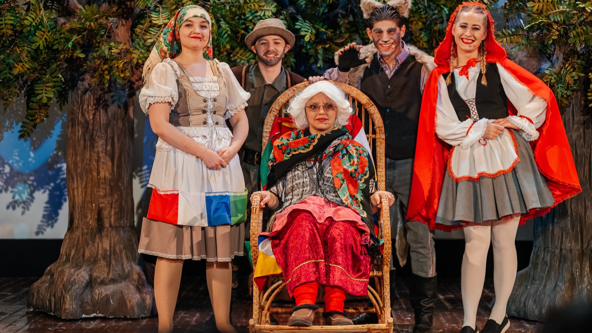 Scufița Roșie - Spectacol Interactiv pentru copii | Teatrul Planeta Clounella | 13 IULIE 2025, 11-00 