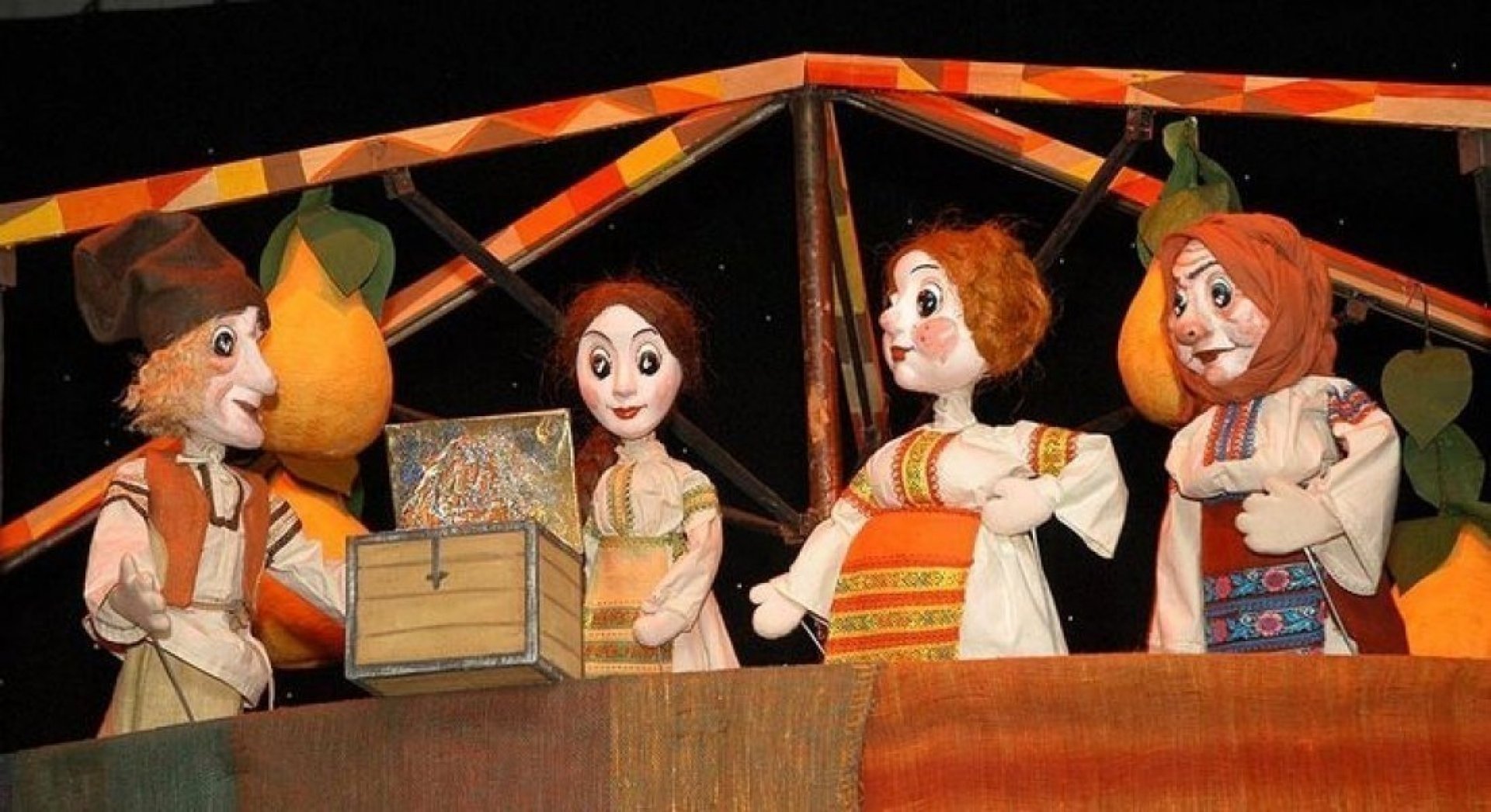 Fata babei și fata moșneagului Martie 2022